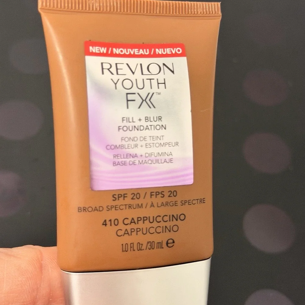 Revlon Youth FX Fill & Blur Foundation 410 Cappuccino SPF 20‎ Broad Spectrum NEW